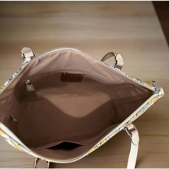 Coach Gallery Tote Butterfly White Signature Canvas CAR36 Shoulder Bag Yellow - Picture 9 of 11